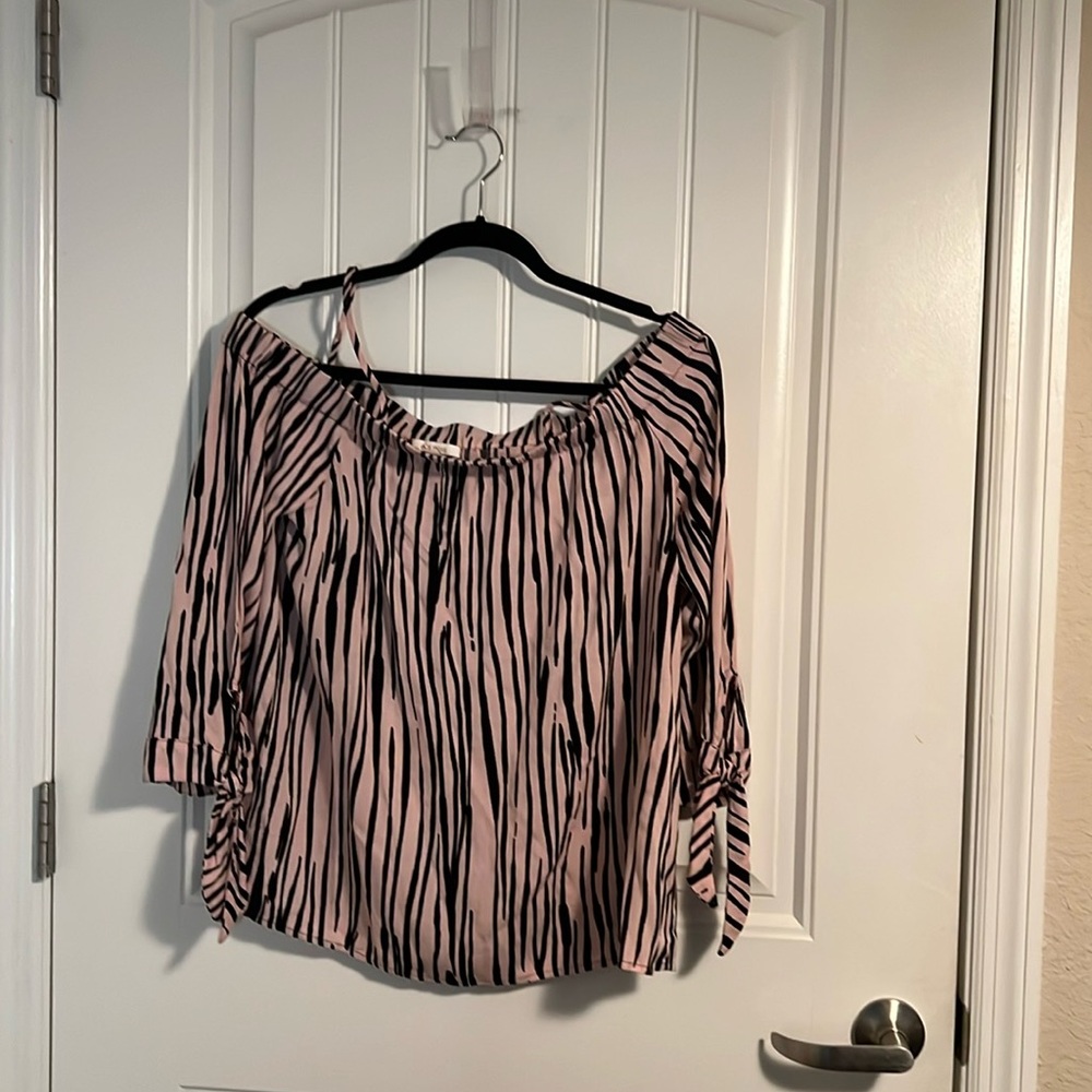 NWT Ella Moss Off the Shoulder Top